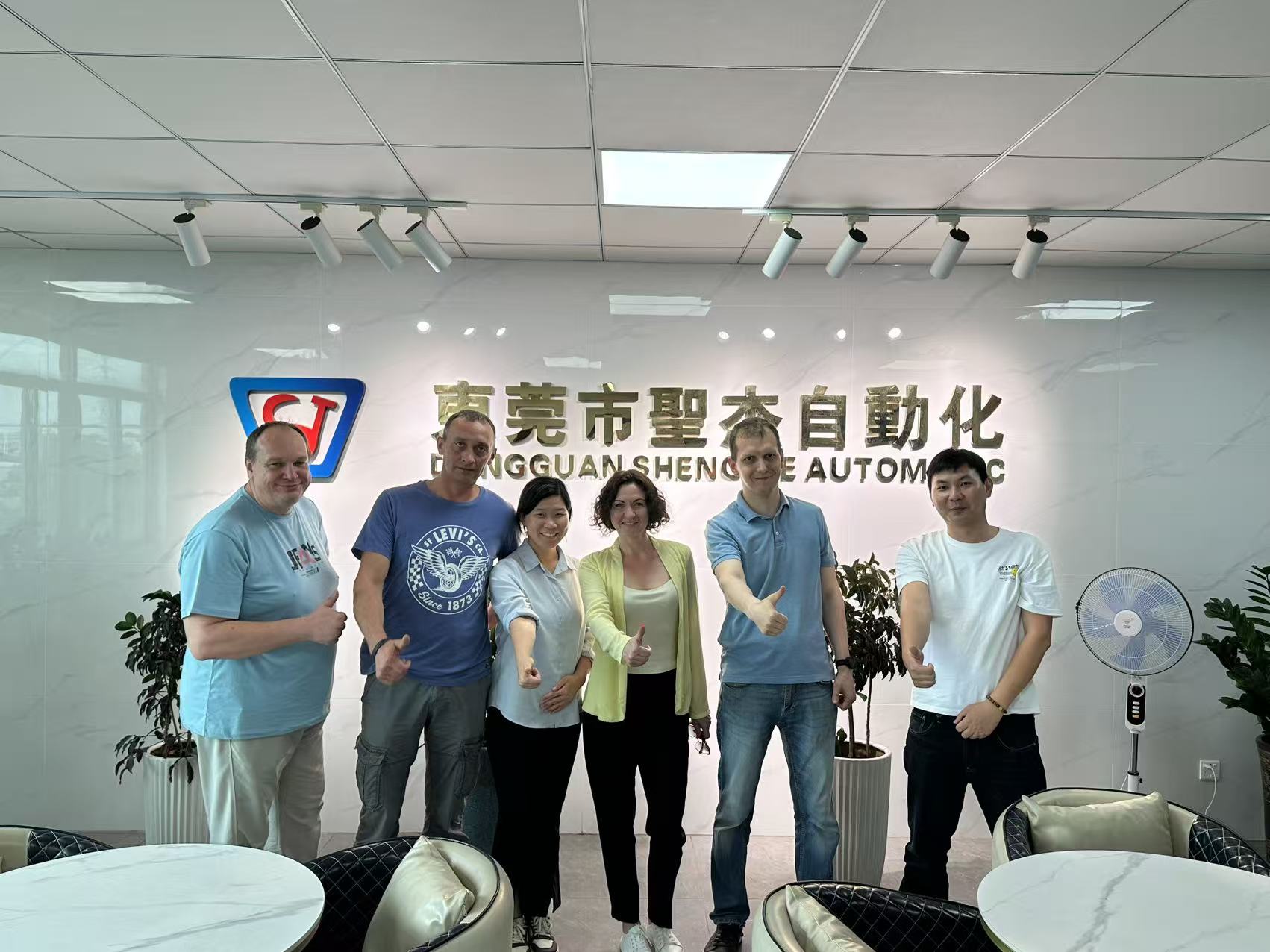 歡迎俄羅斯客戶來廠驗(yàn)機(jī)